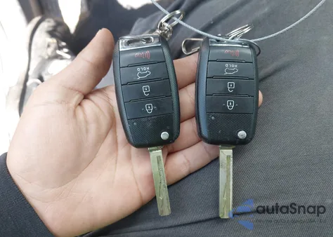 2016 Kia Sorento 2.4L Lx z USA, uszkodzony, nr VIN 5XYPG4A35GG087974